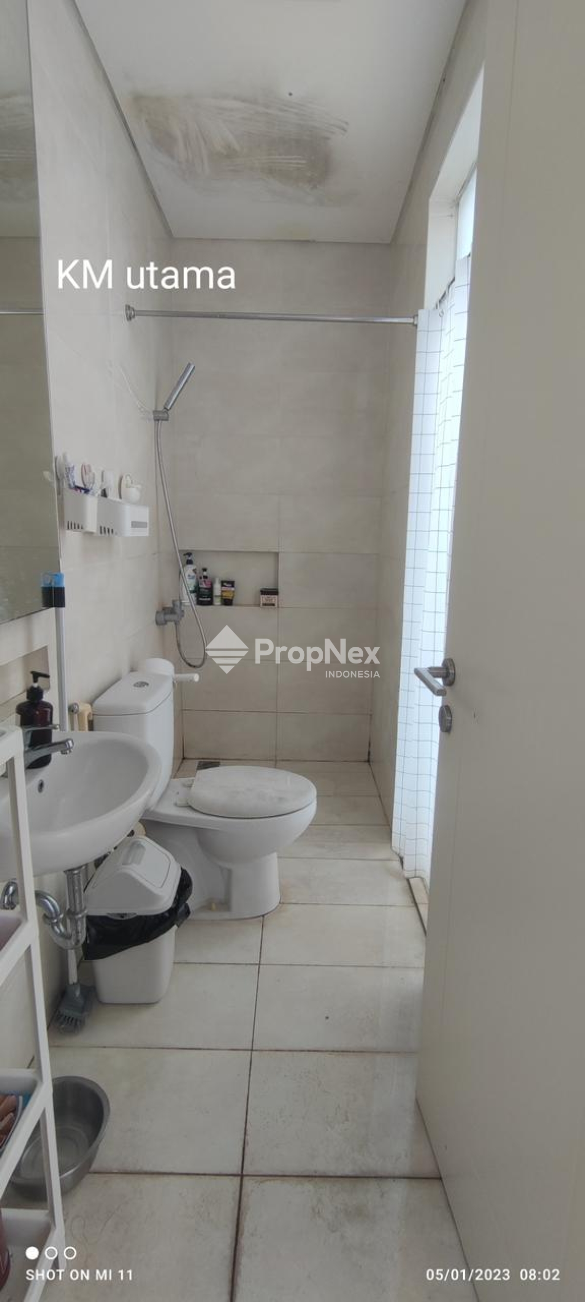 Rumah 2 Lantai Bagus Furnished di Grand Pakuwon — foto 10
